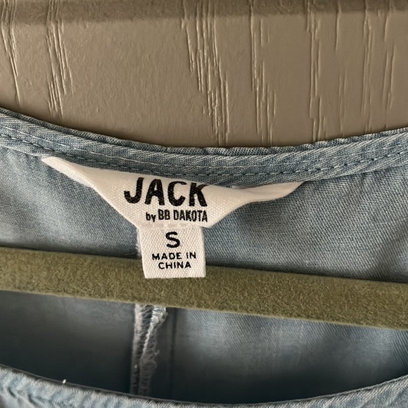 Jack by BB Dakota Chambray The Light Tie Back Blouse size small NWOT - Picture 6 of 11